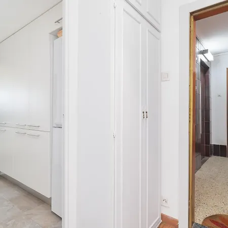 Bright With Amazing Views Apartmán