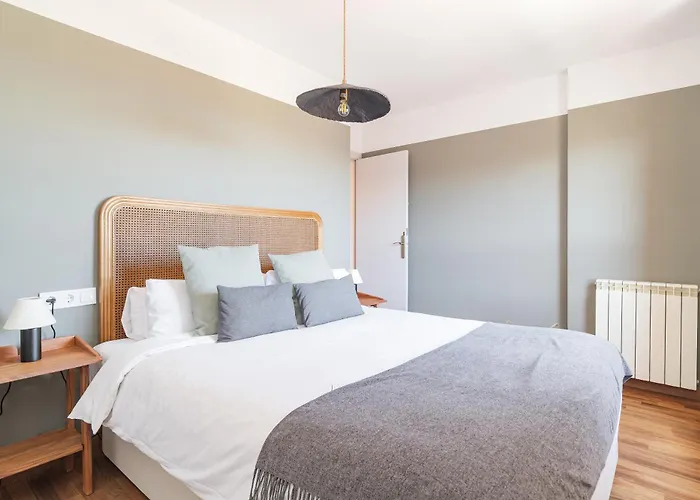 Bright With Amazing Views Apartment