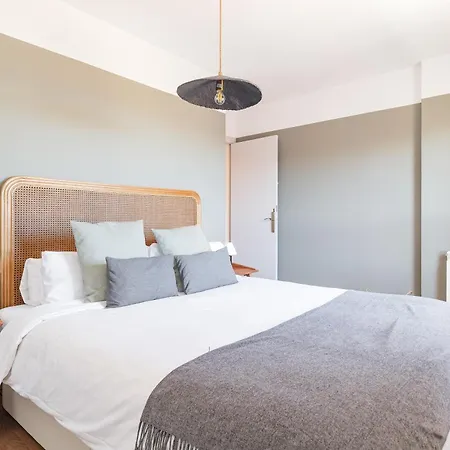 Bright With Amazing Views Daire